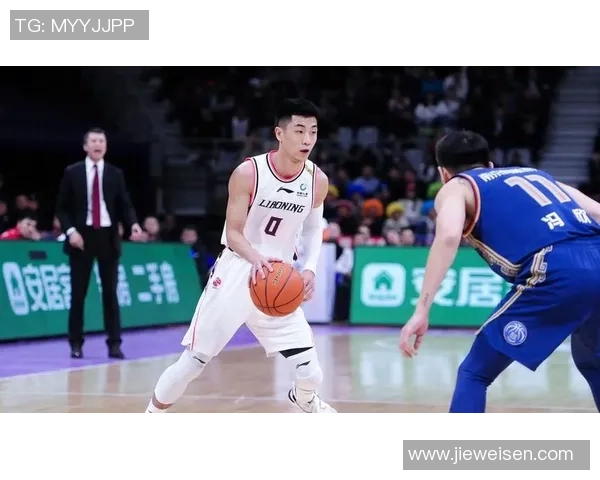 高诗岩：从青涩少年到篮球场上的璀璨明星之路